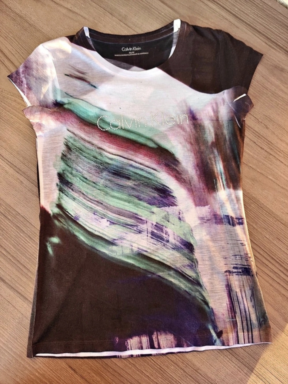 Calvin Klein Abstract Short Sleeve Top in Purple & Green Like New